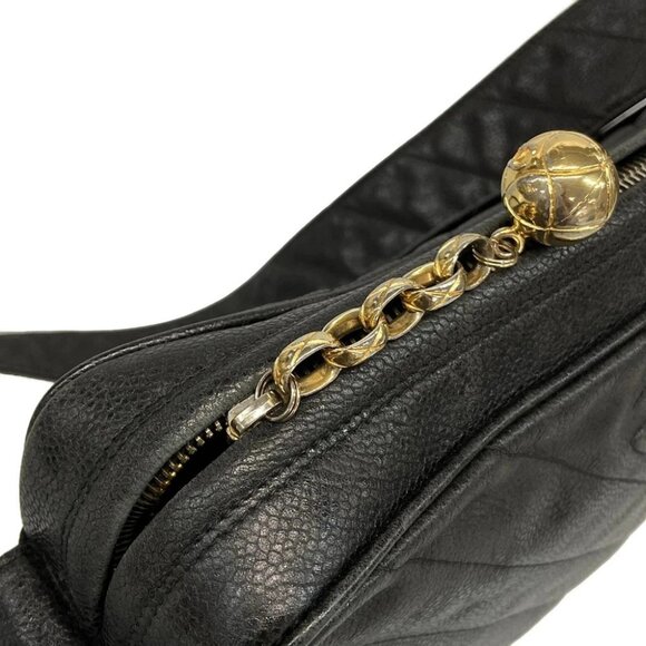 CHANEL - Black Calfskin Shoulder Bag Gold hardware - Picture 11 of 14